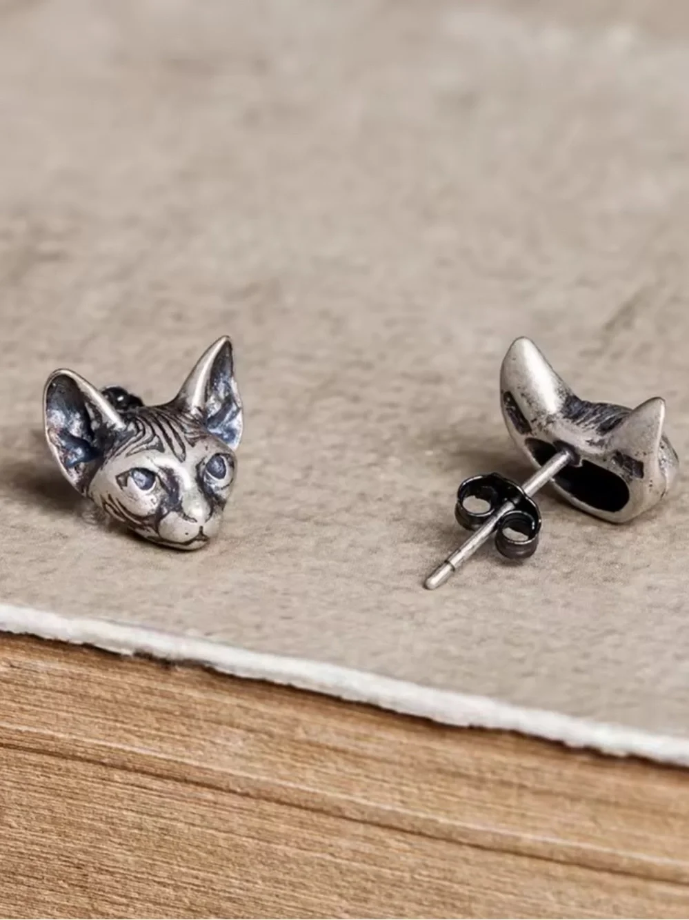 Anthropologie detailed cat